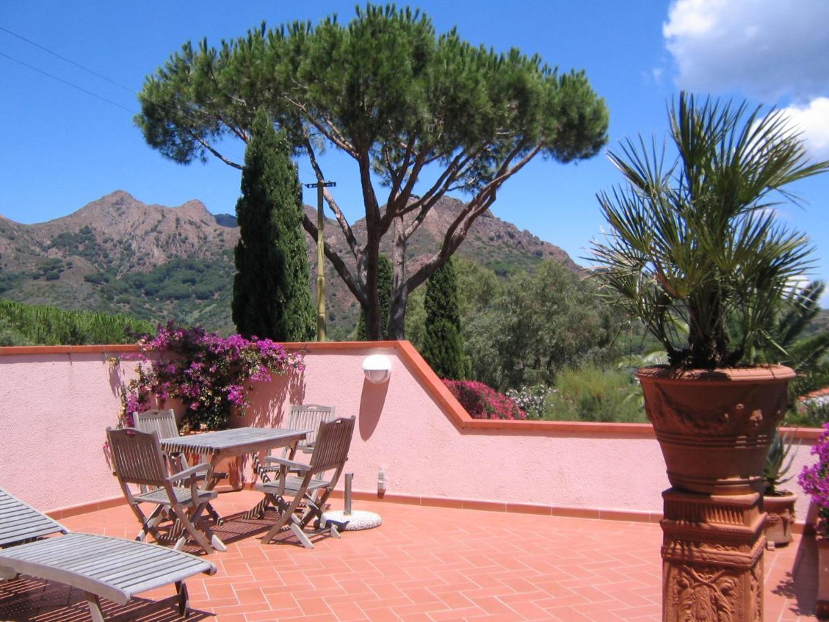 Studio-Appartment In Landhaus Mit Meerblick Porto Azzurro Luaran gambar